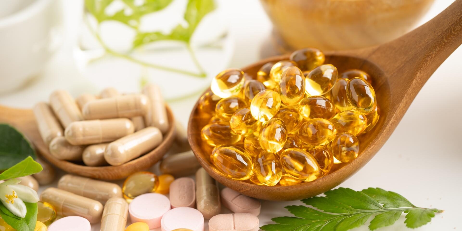 Prostate-Supplements-in-the-USA-A-Practical-Safety-First-Guide-to-Fewer-Nighttime-Bathroom-Trips.jpg Alternative herbal organic capsule, mineral, drug with herbs